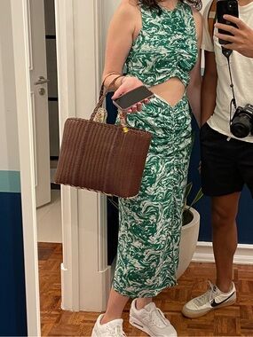 Third Form Sleeveless Green Marble Print Midi Dress with Cutout